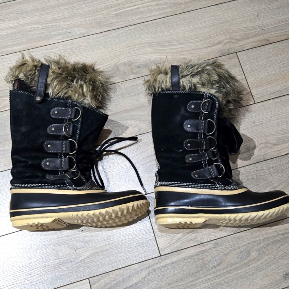 Bottes Sorel Noires pour femme grandeur 8
